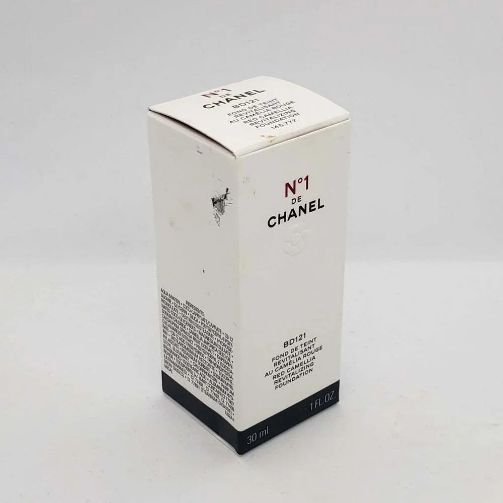 Chanel No.1 de CHANEL Red Camelia Revitalizing Foundation BD121